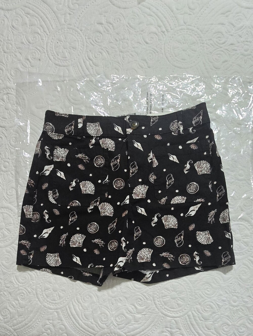 LOFT Black Shell-Print Women’s Shorts - Sz 2